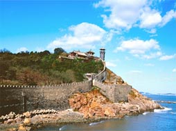 济南趵突泉.曲阜.泰山.四星纯玩单船单飞4日(大连独立、领队陪同、无购物无自费、四星住宿)