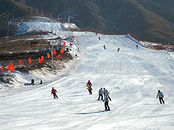 营口何家沟滑雪、虹溪谷水乐园纯玩两日游